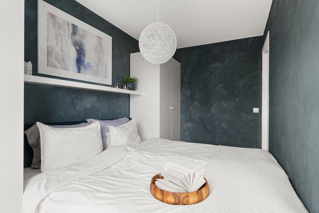 bedroom-8442874_1280