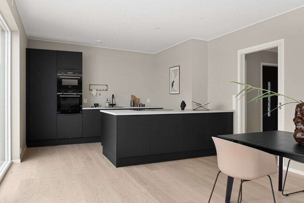 real-estate-8428482_1280