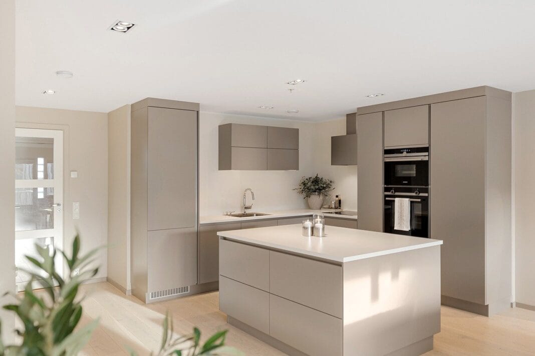 real-estate-8808721_1280